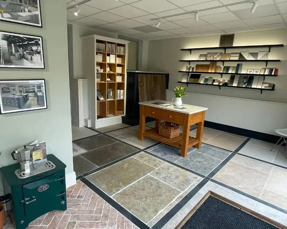 Thomas & Thomas Kitchens & Living gallery 2