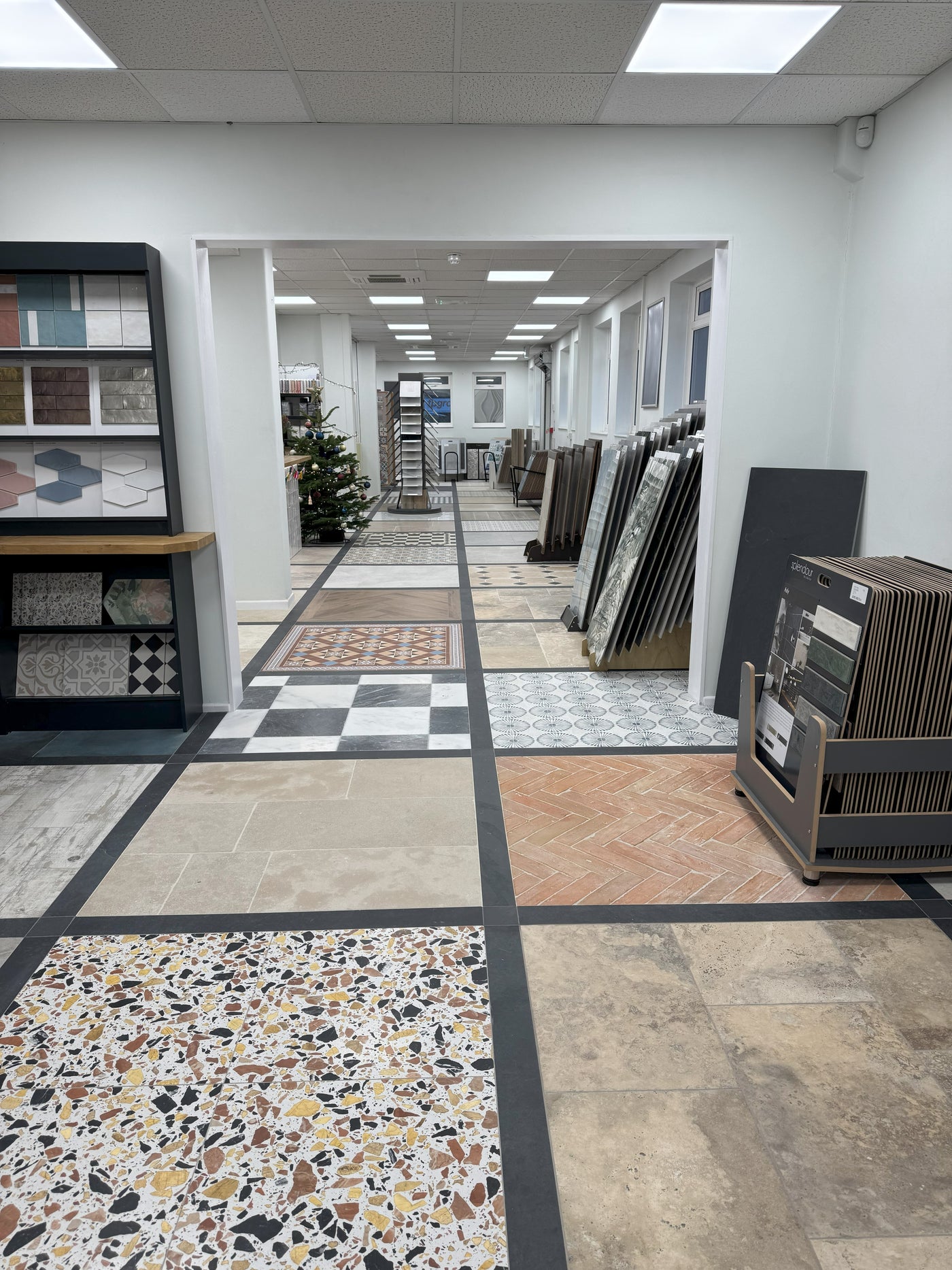 A&r Tiles Ltd gallery 1
