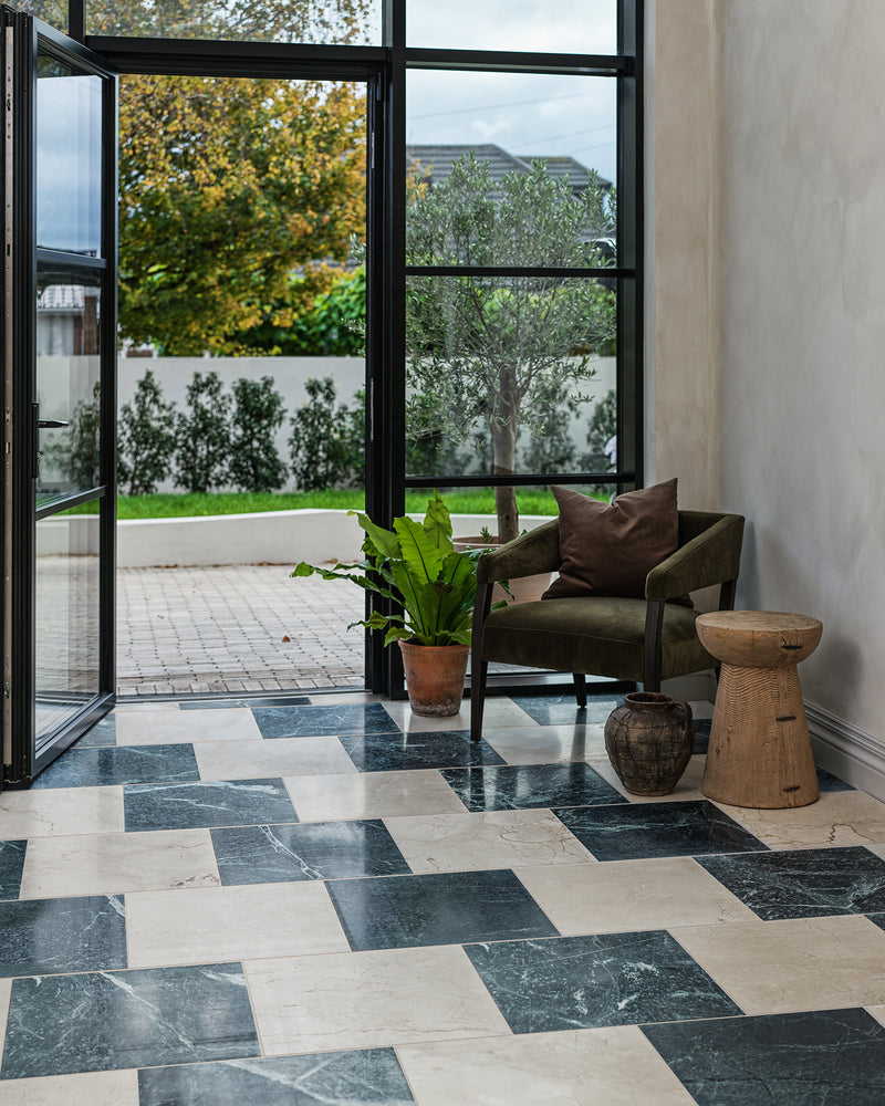 Versailles Marble Vert Honed||versailles-marble-creme-honed