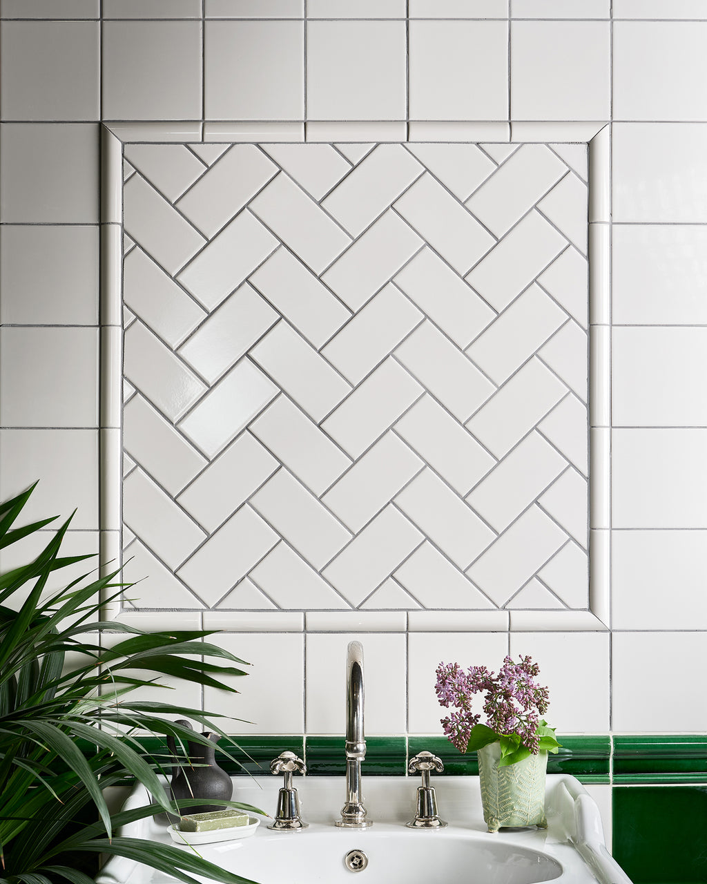 Victorian Style™ Wall Ceramic Antique White Simple Beading Crackle Glaze