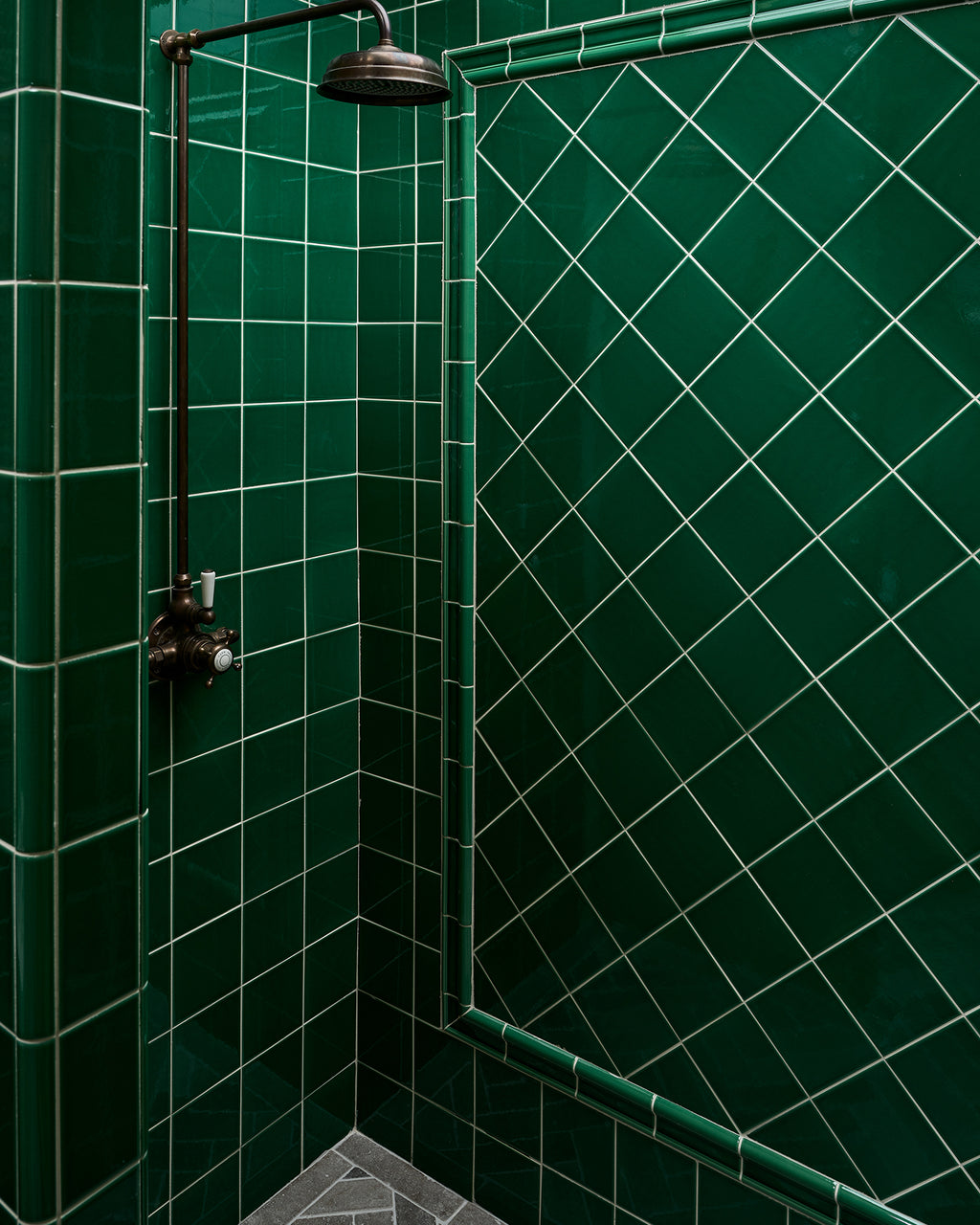Victorian Style™ Wall Ceramic Emerald Green Square Crackle Glaze
