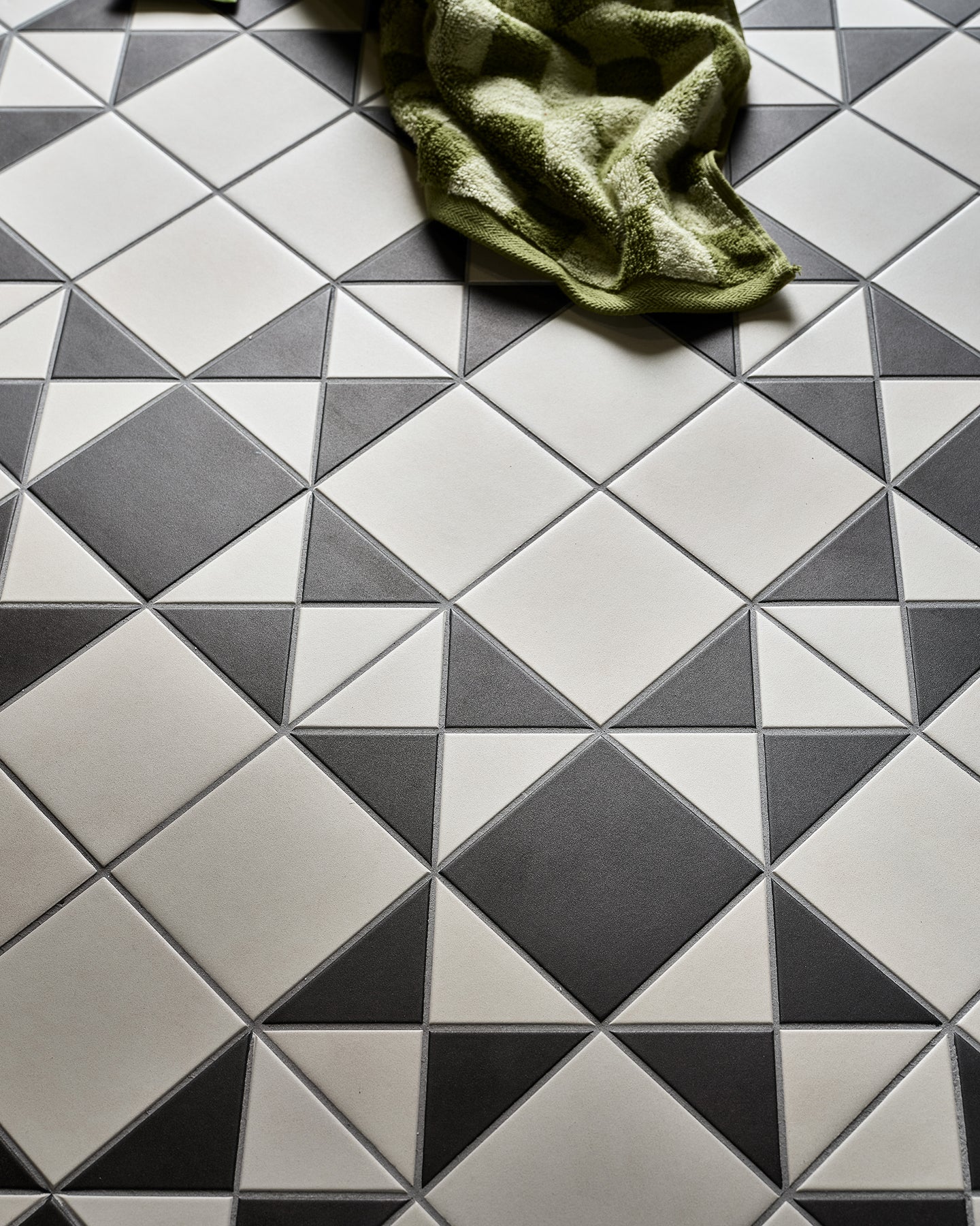 Victorian Style™ Porcelain Finchley Pattern Cotton White