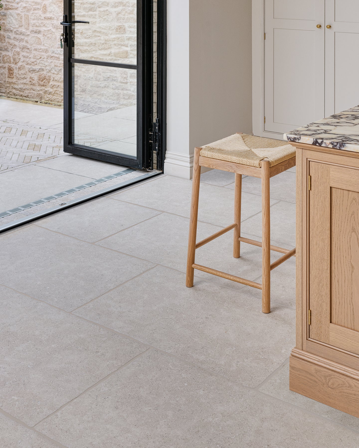 Wychwood Claire Porcelain Matt