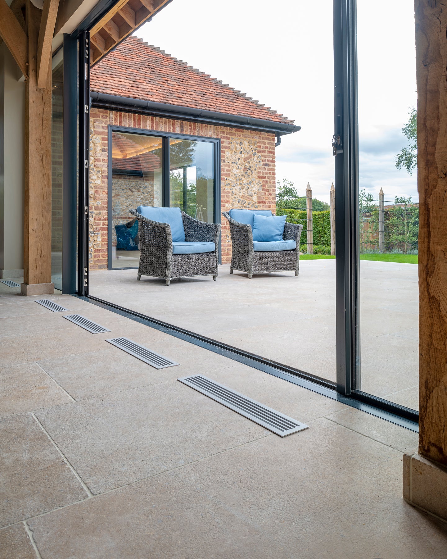 Wychwood Limestone Tumbled & Etched Finish